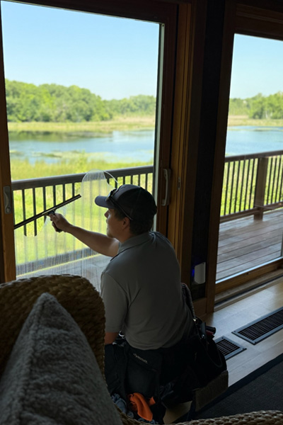 window cleaner ozaukee